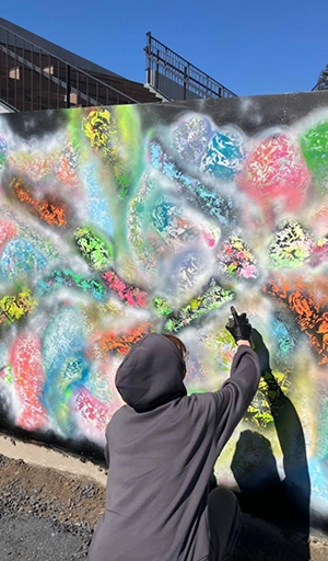 東石美術館　スカイテラスにて、壁画制作。